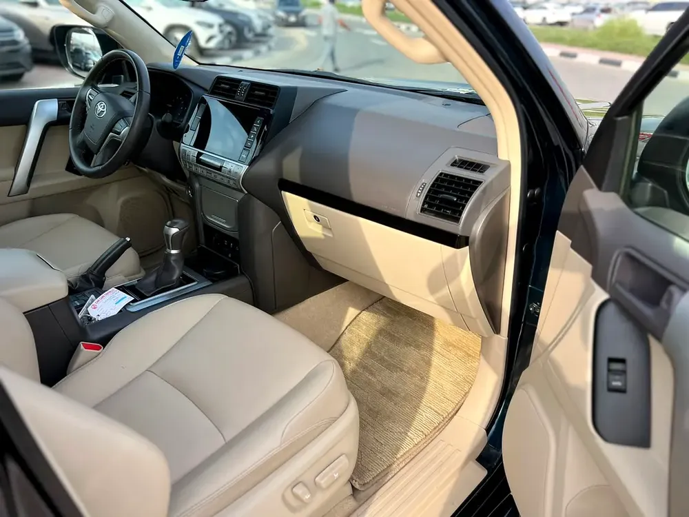 2022 Toyota Prado TXL Full Option 4.0L V6 - AWD 4x4 GCC- Electric Seat - Rear CAM & Sensors - Co - Image 12