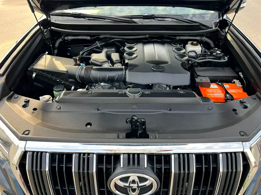 2022 Toyota Prado TXL Full Option 4.0L V6 - AWD 4x4 GCC- Electric Seat - Rear CAM & Sensors - Co - Image 18
