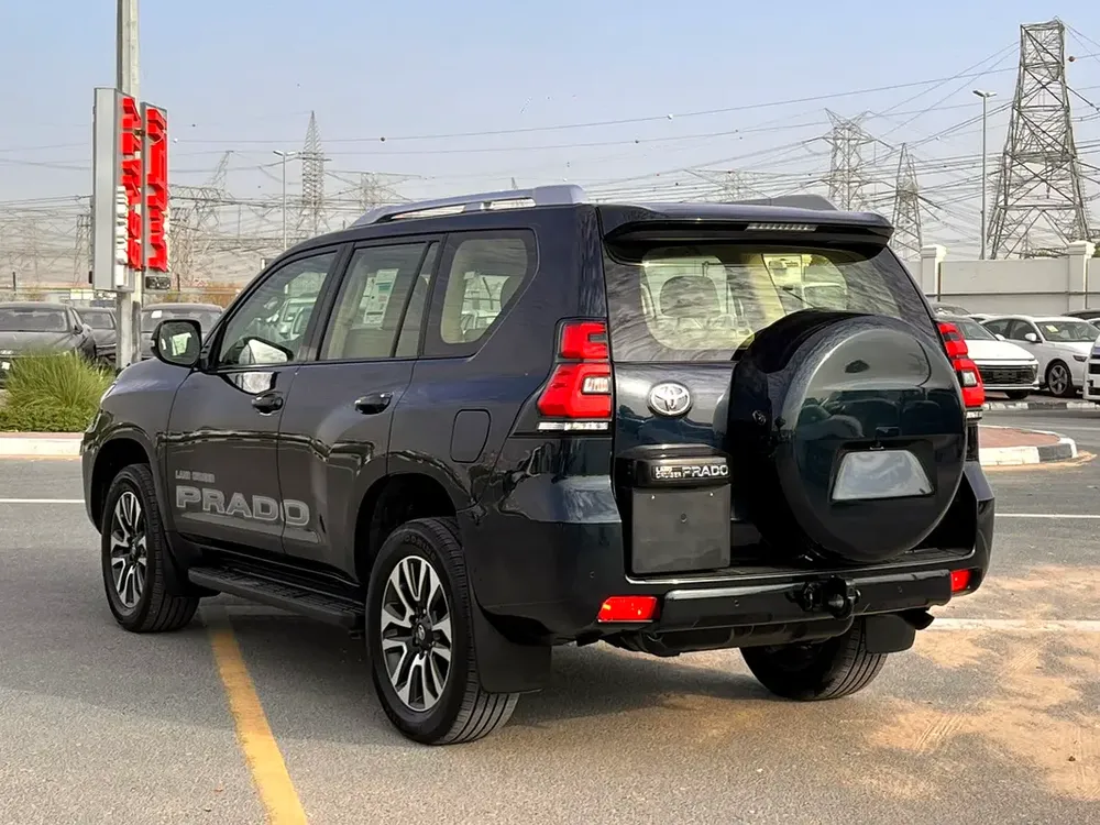 2022 Toyota Prado TXL Full Option 4.0L V6 - AWD 4x4 GCC- Electric Seat - Rear CAM & Sensors - Co - Image 5