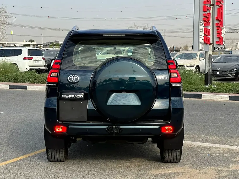 2022 Toyota Prado TXL Full Option 4.0L V6 - AWD 4x4 GCC- Electric Seat - Rear CAM & Sensors - Co - Image 6