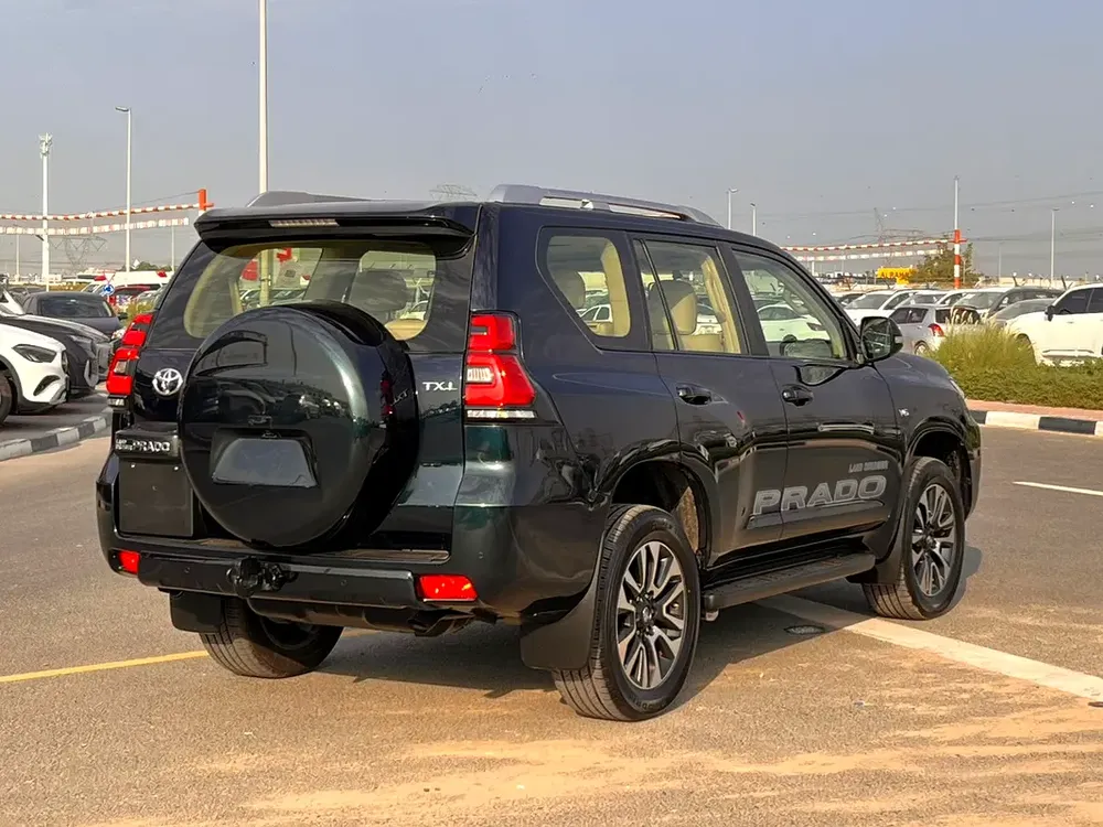 2022 Toyota Prado TXL Full Option 4.0L V6 - AWD 4x4 GCC- Electric Seat - Rear CAM & Sensors - Co - Image 8