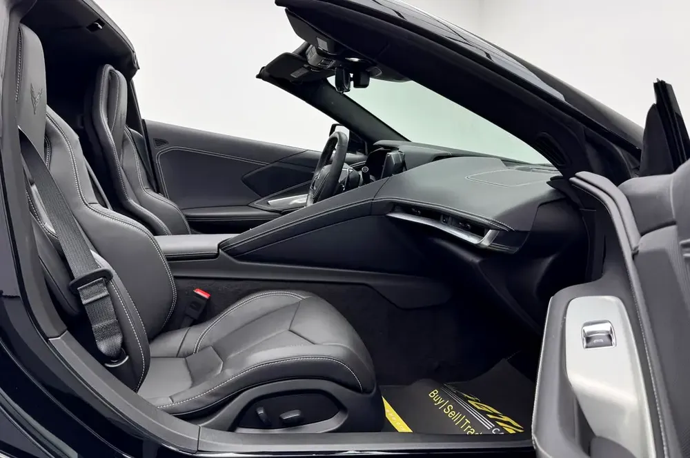 2025 Chevrolet Corvette 1LT Stingray, Warranty, Low Km, Fully Loaded, Excellent Condition, Canadian - Image 9