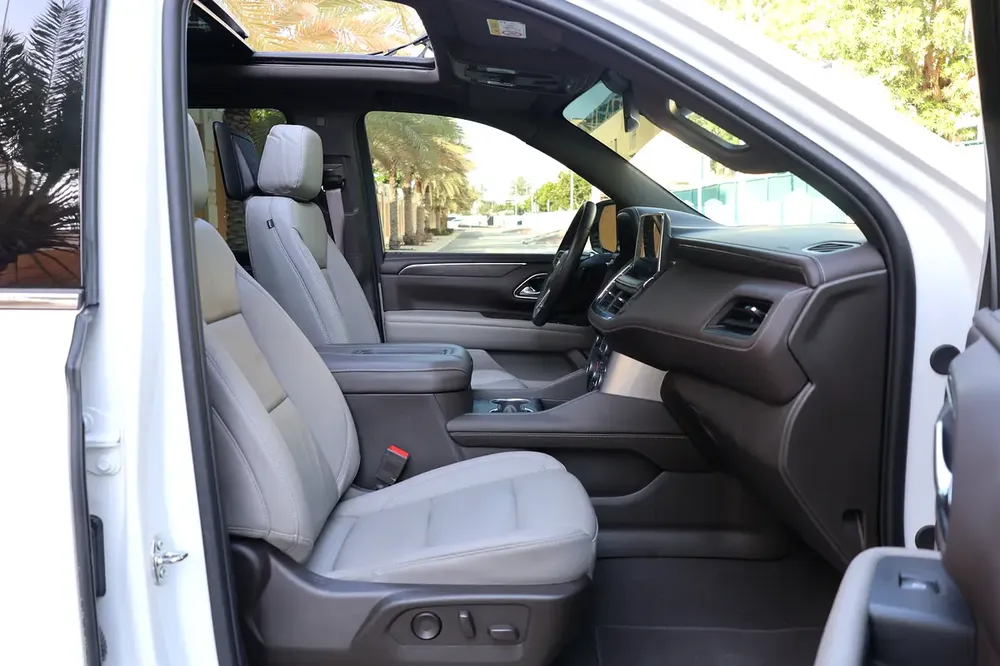 CHEVROLET TAHOE LT 4WD 5.3L V8 - GCC SPECS - UNDER WARRANTY / SERVICE 21-10-2027 - ACCIDENT FREE - - Image 16
