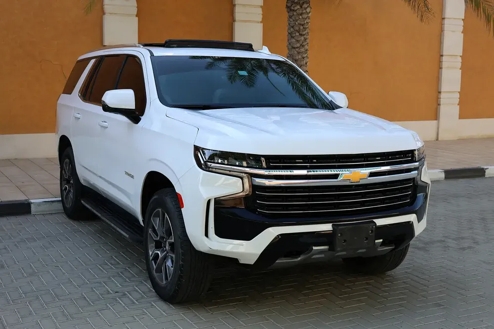 CHEVROLET TAHOE LT 4WD 5.3L V8 - GCC SPECS - UNDER WARRANTY / SERVICE 21-10-2027 - ACCIDENT FREE - - Image 4