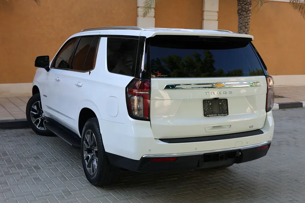 CHEVROLET TAHOE LT 4WD 5.3L V8 - GCC SPECS - UNDER WARRANTY / SERVICE 21-10-2027 - ACCIDENT FREE - - Image 5