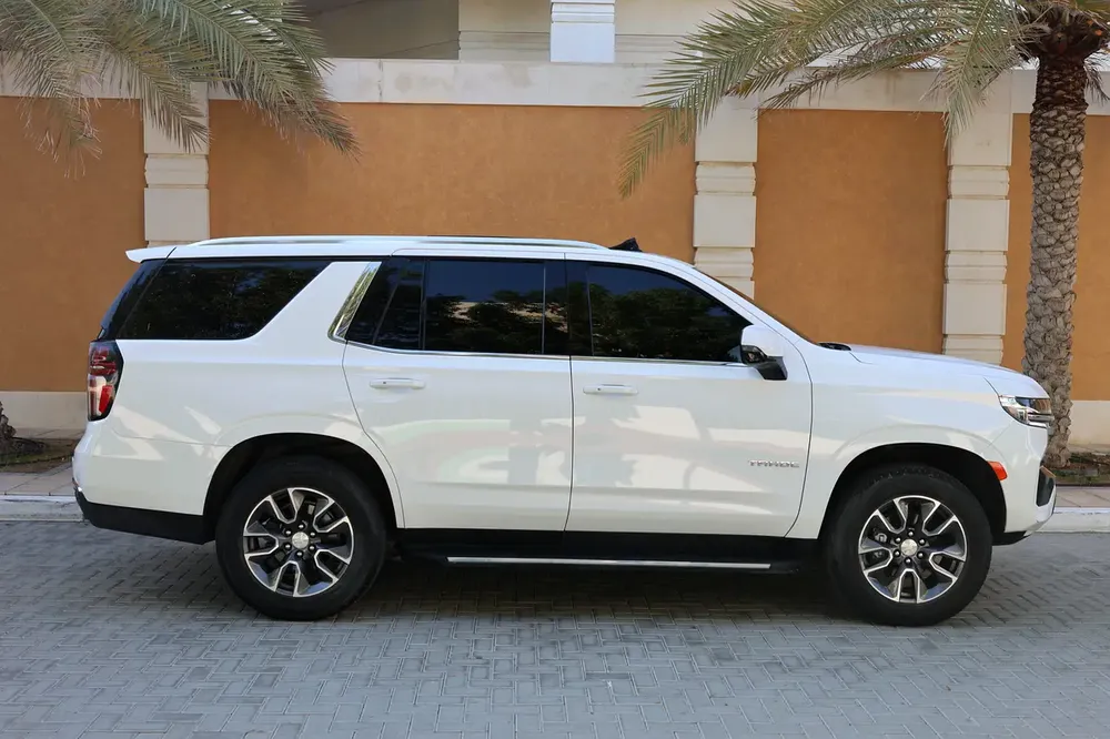 CHEVROLET TAHOE LT 4WD 5.3L V8 - GCC SPECS - UNDER WARRANTY / SERVICE 21-10-2027 - ACCIDENT FREE - - Image 9