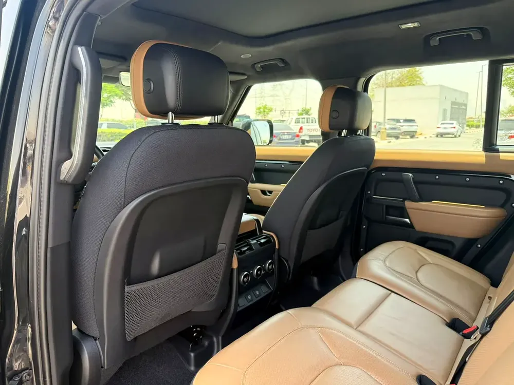 2025 Land Rover Defender 110 V8 Edition P525  AL TAYER MOTORS| GCC Specs - Image 13