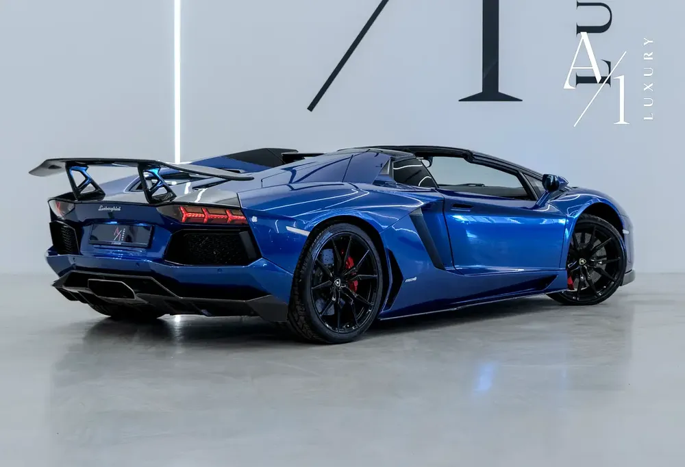 2014 Lamborghini Aventador Roadster, Excellent Condition, Fully Loaded, GCC Spec - Image 5