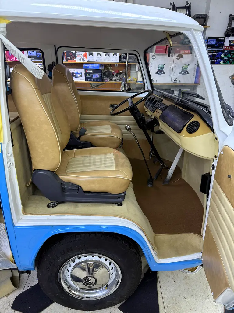 1974 Volkswagen Kombi Standard - Classic Vintage Gem - Image 7