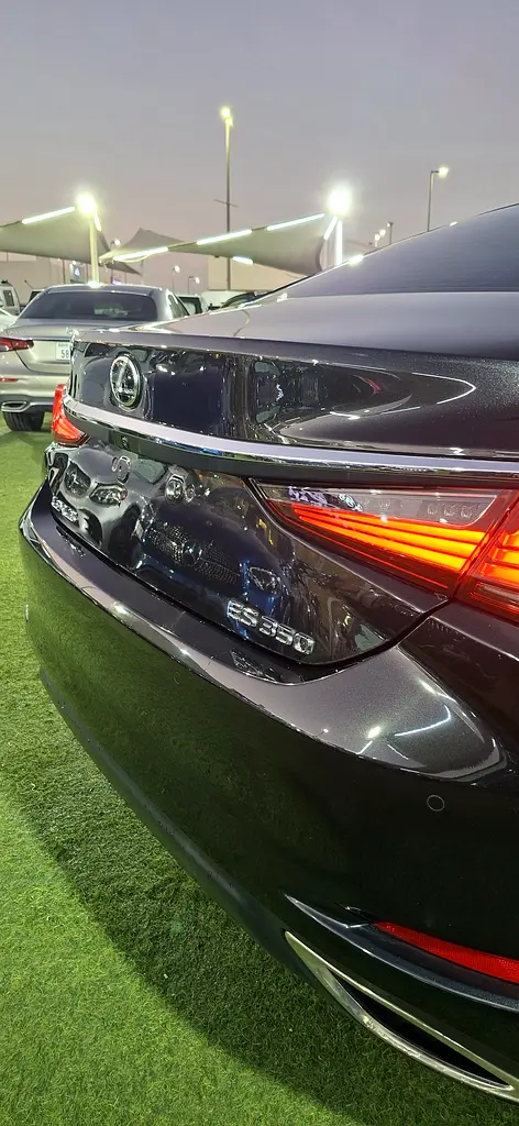 Lexus ES350 Gcc specs (no warranty) - Image 10