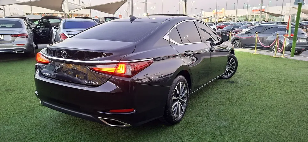 Lexus ES350 Gcc specs (no warranty) - Image 12