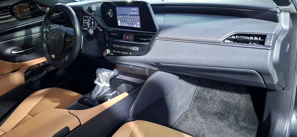 Lexus ES350 Gcc specs (no warranty) - Image 14