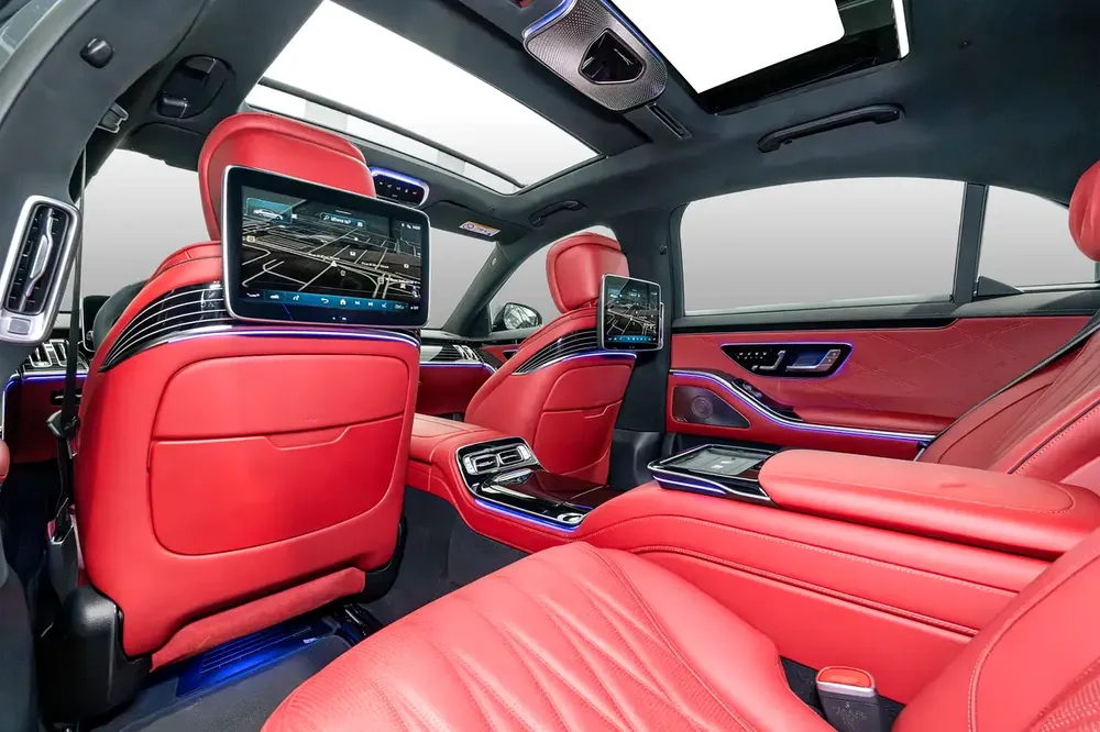 0% DOWNPAYMENT | MERCEDES-BENZ SERVICE AND WARRANTY PACKAGE | AED 12,937 P/M - Image 17