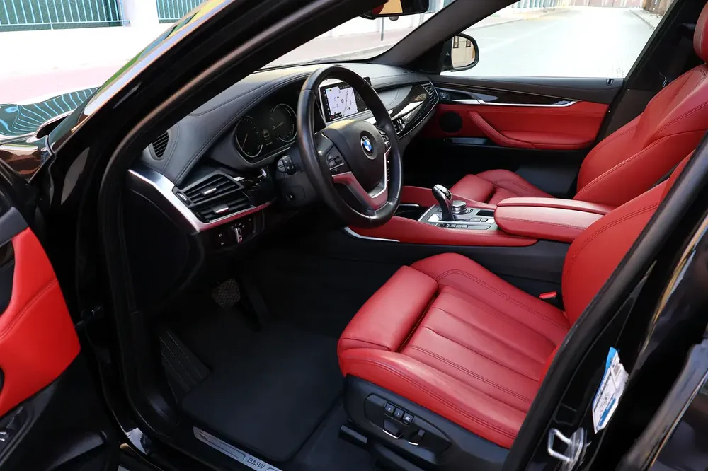 BMW X6 2018-114,000km -GCC Specs-Excellent Condition - Image 12