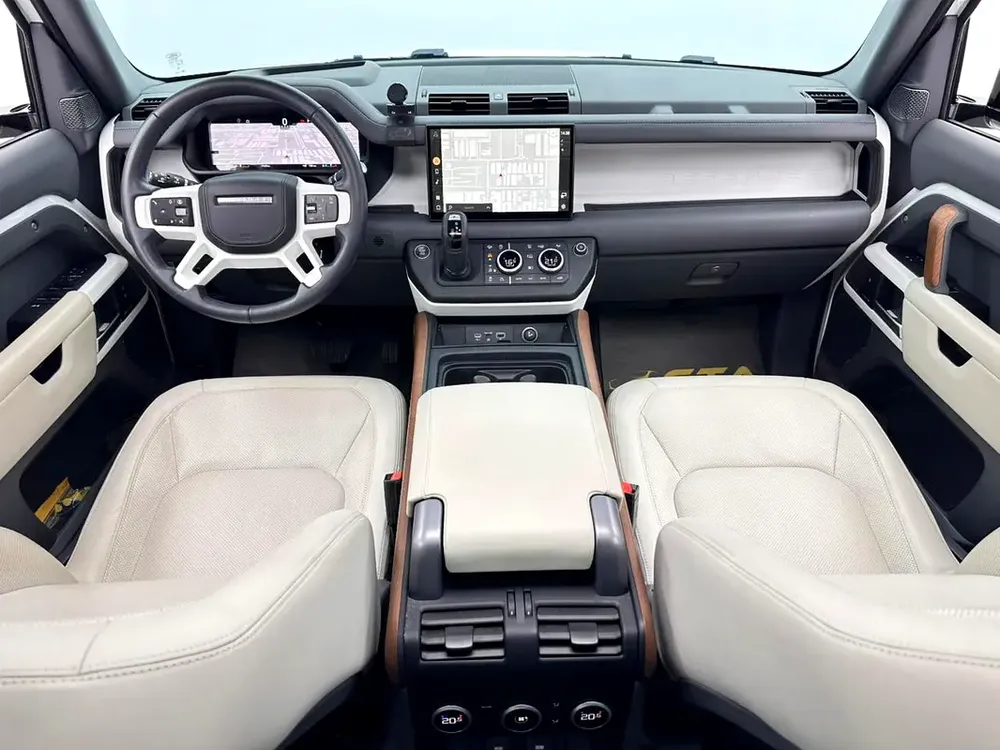 2024 Land Rover Defender 110 HSE, 11/2028 Warranty, 01/2029 Service Contract, Land Rover FSH, GCC - Image 10