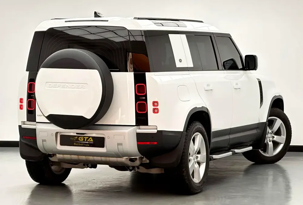 2024 Land Rover Defender 110 HSE, 11/2028 Warranty, 01/2029 Service Contract, Land Rover FSH, GCC - Image 4