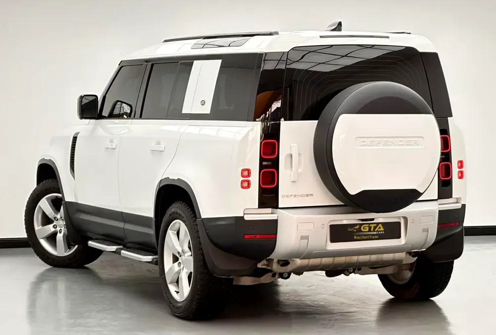 2024 Land Rover Defender 110 HSE, 11/2028 Warranty, 01/2029 Service Contract, Land Rover FSH, GCC - Image 6