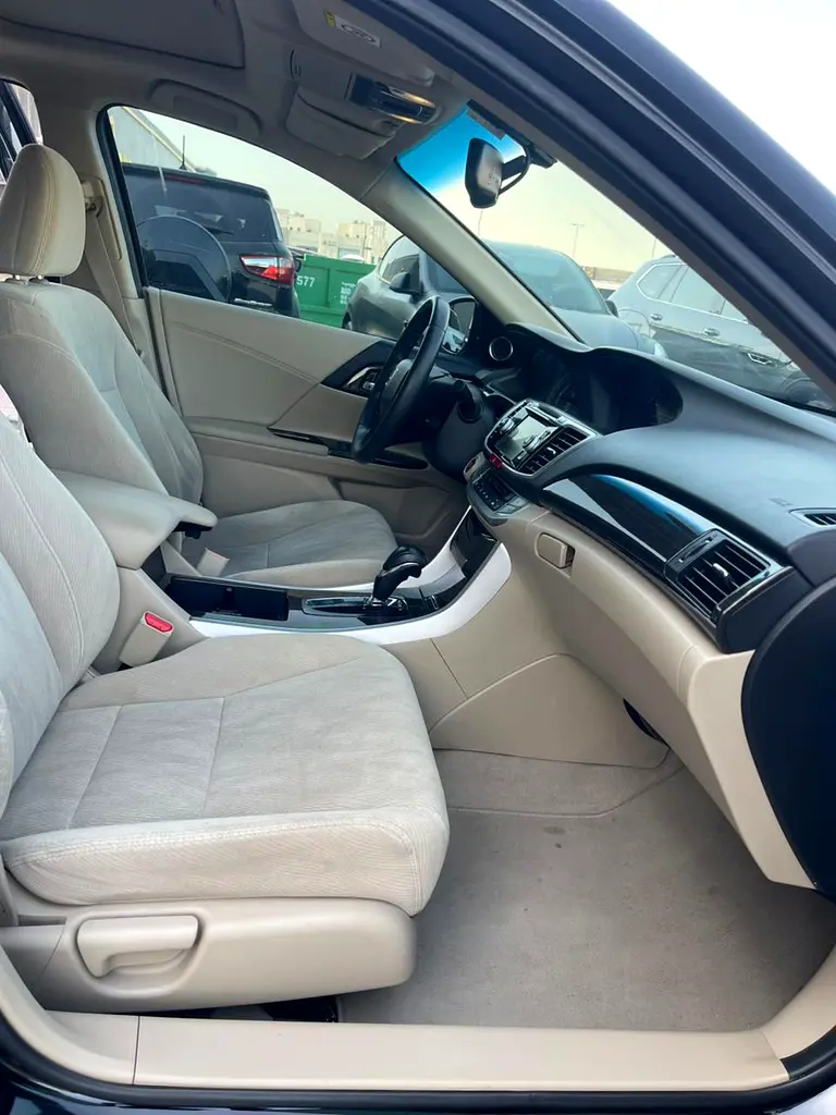 FINAL PRICE 2015 HONDA ACCORD 2.4L FULL OPTION || GCC || ORIGINAL PAINT || FULL AGENCY SERVICE - Image 12