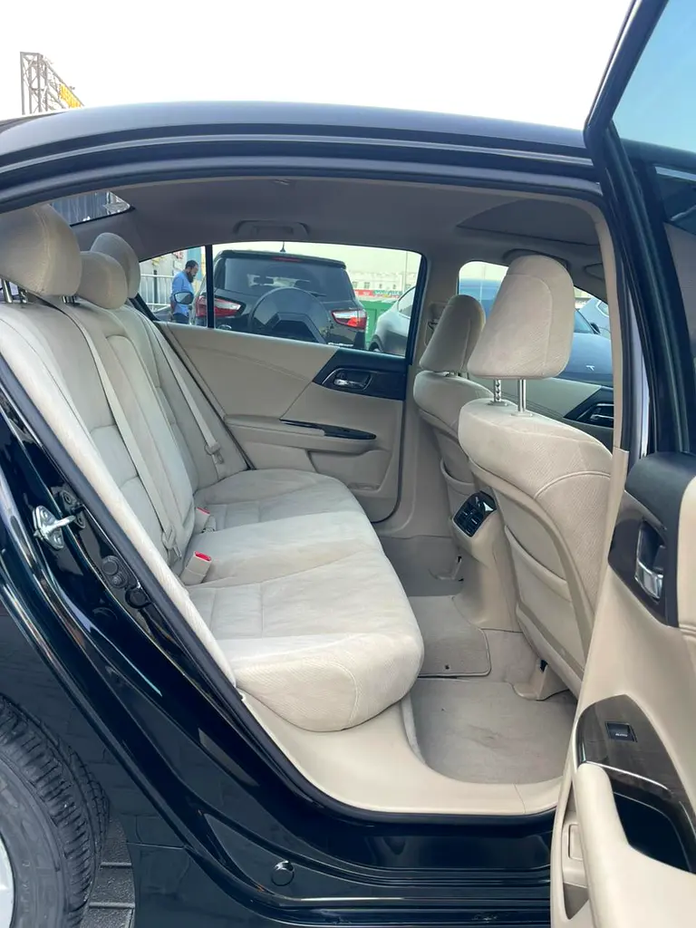 FINAL PRICE 2015 HONDA ACCORD 2.4L FULL OPTION || GCC || ORIGINAL PAINT || FULL AGENCY SERVICE - Image 13