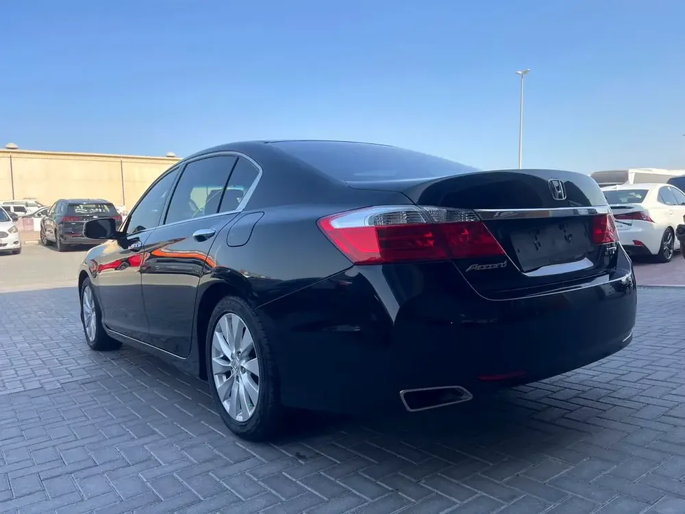 FINAL PRICE 2015 HONDA ACCORD 2.4L FULL OPTION || GCC || ORIGINAL PAINT || FULL AGENCY SERVICE - Image 5