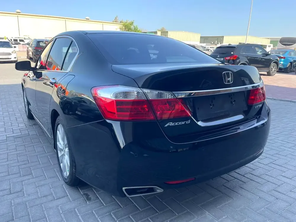 FINAL PRICE 2015 HONDA ACCORD 2.4L FULL OPTION || GCC || ORIGINAL PAINT || FULL AGENCY SERVICE - Image 9