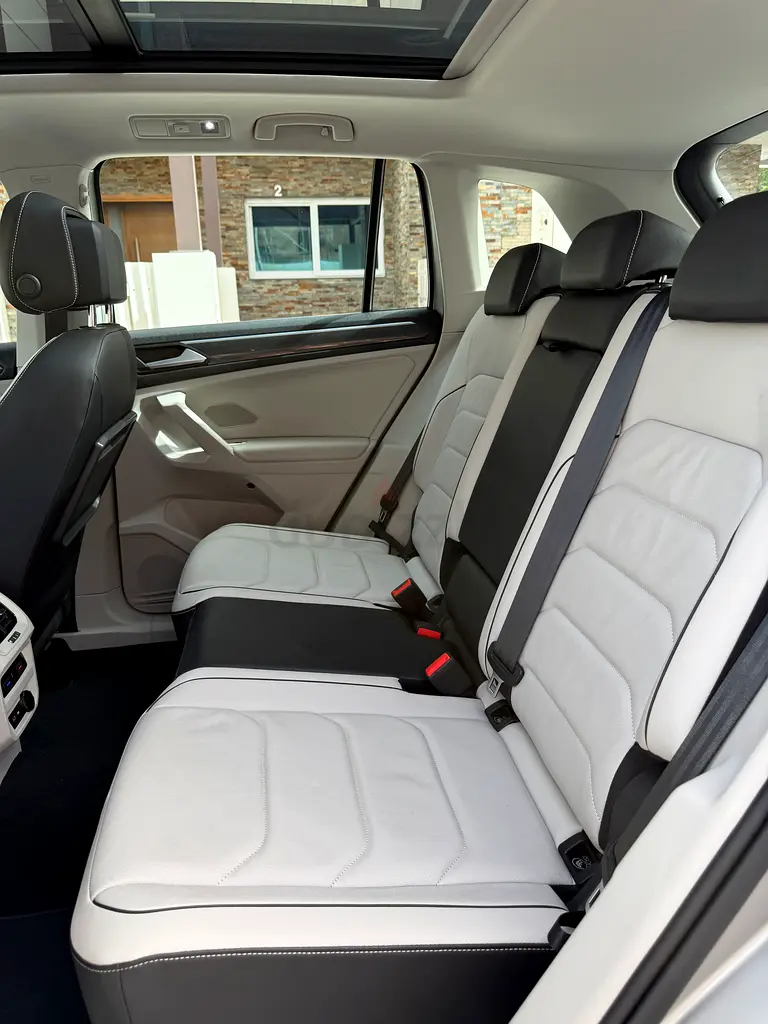 Volkswagen Tiguan SEL, 100% ORIGINAL PAINT, GCC Specs, Top Option - Image 5