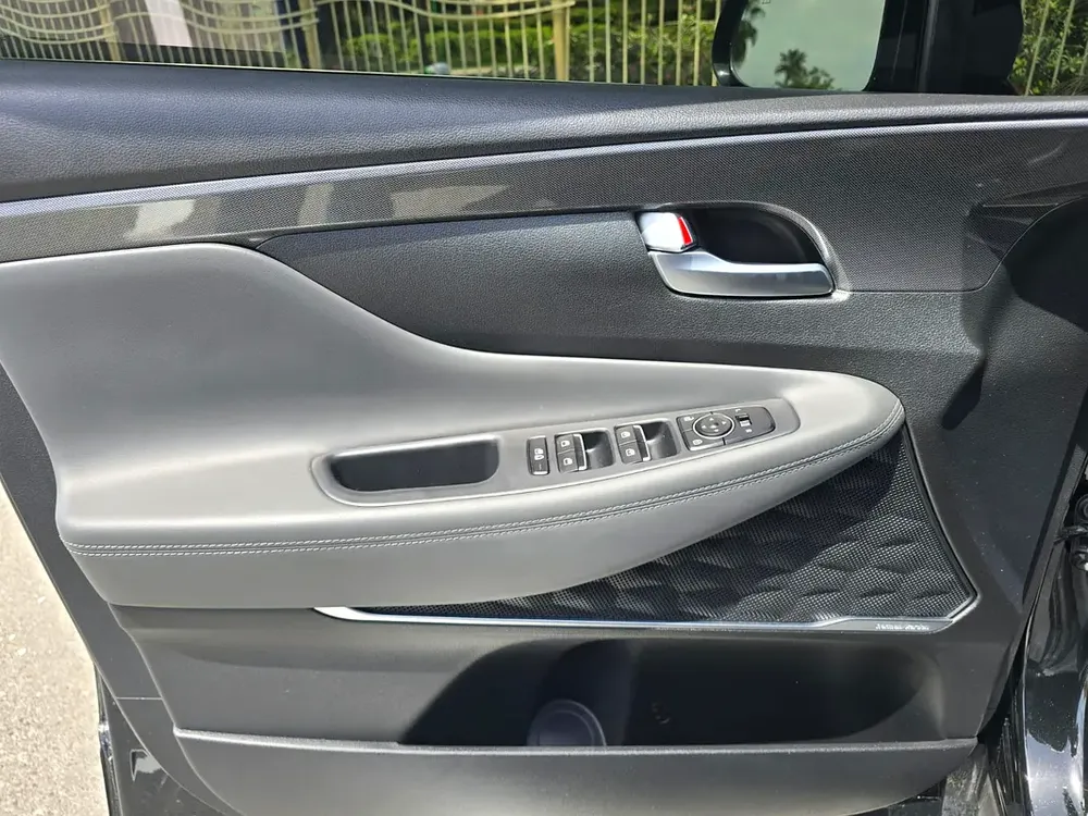 Hyundai Santa Fe HTRAC 2023 - GCC Specs - Image 9