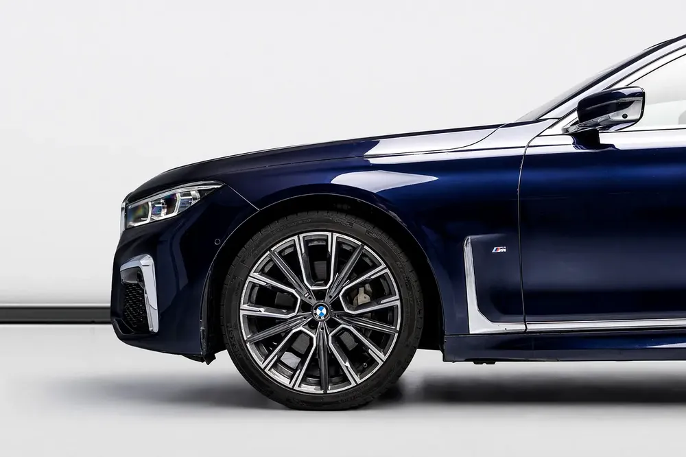 BUY NOW, PAY 2027 | THE BLACKLINE STANDARD | 2027 BMW Warranty + Service Contract, GCC - Image 6