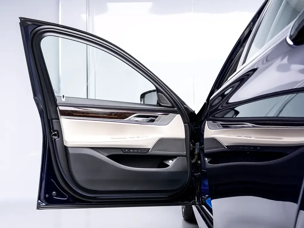 BUY NOW, PAY 2027 | THE BLACKLINE STANDARD | 2027 BMW Warranty + Service Contract, GCC - Image 7