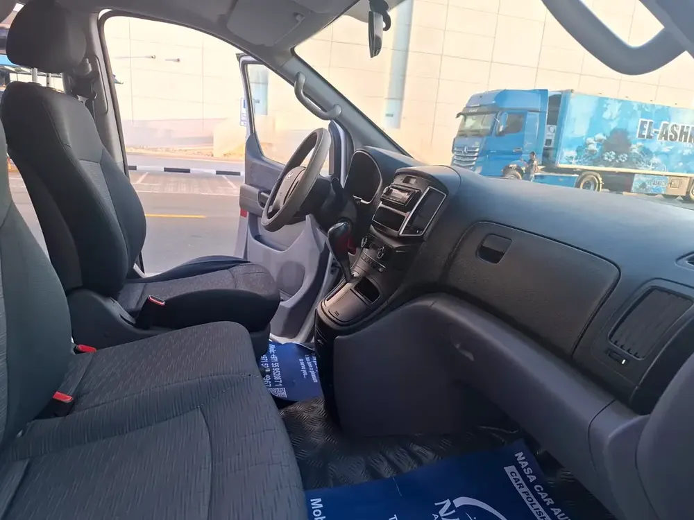 Hyundai H1 GL 2016 GCC Specs - Spacious 9-Seater Van - Image 13