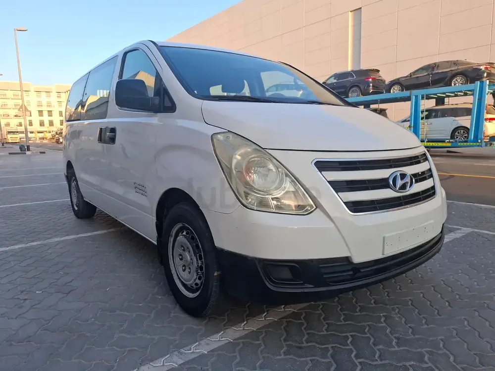 Hyundai H1 GL 2016 GCC Specs - Spacious 9-Seater Van - Image 4
