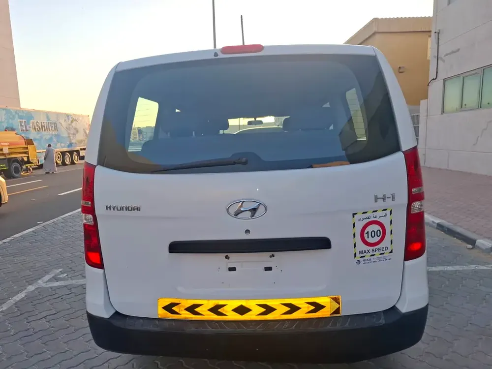 Hyundai H1 GL 2016 GCC Specs - Spacious 9-Seater Van - Image 5