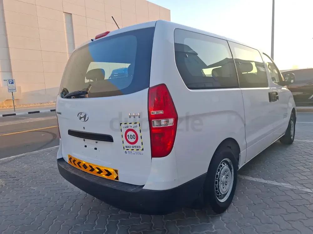 Hyundai H1 GL 2016 GCC Specs - Spacious 9-Seater Van - Image 7
