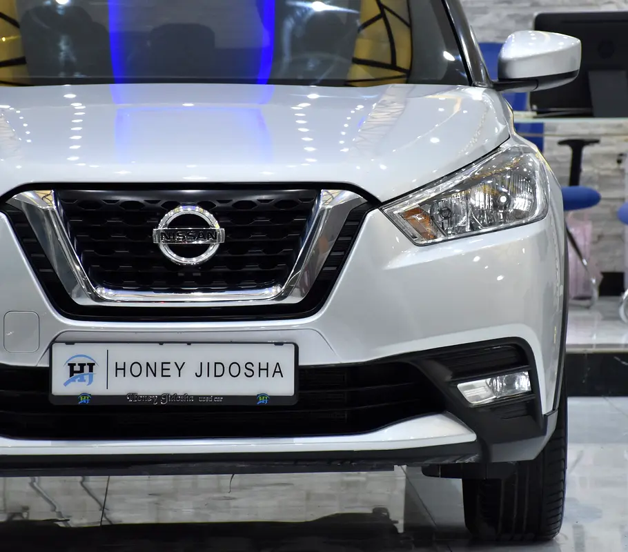 EXCELLENT DEAL for our Nissan Kicks ( 2017 Model ) in Silver Color GCC Specs - Image 4