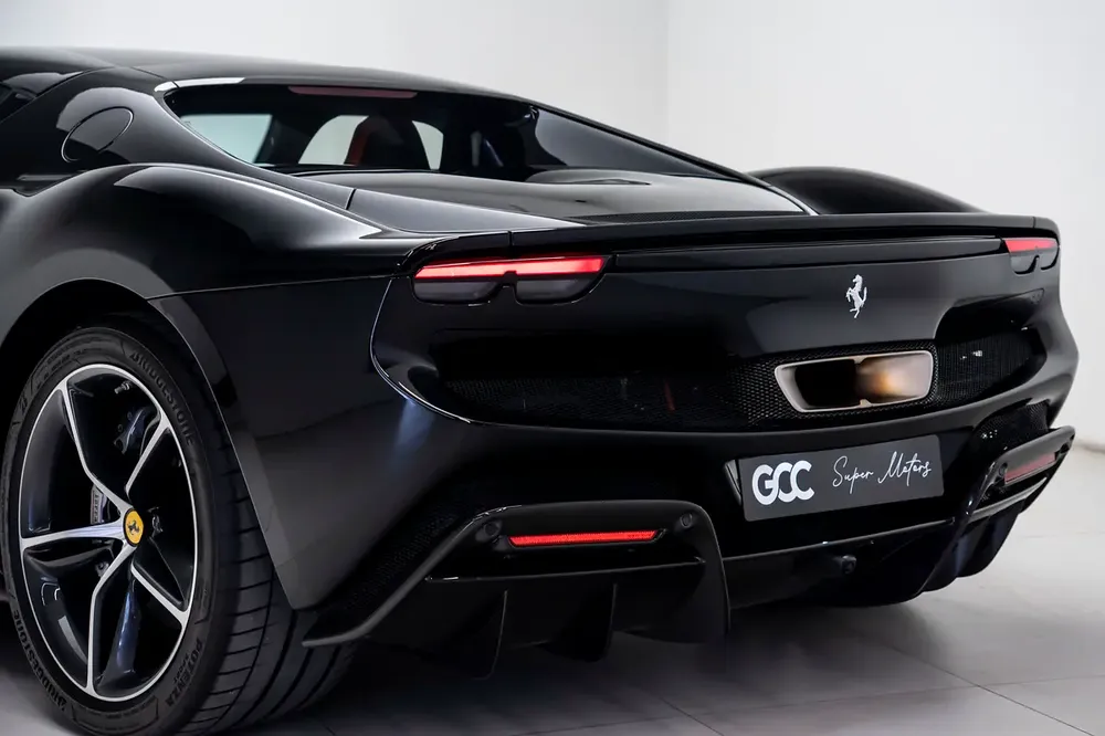 GCC SPECS WARRANTY + SERVICE CONTRACT - 2023 FERRARI 296 GTB - CARBON FIBRE - FRONT LIFT - Image 18