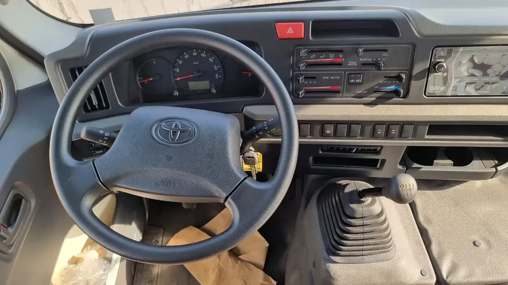 Toyota Coaster 2.7L Petrol Manual Transmission 2025- GCC Specs - Brand New 23 Seater - Image 10