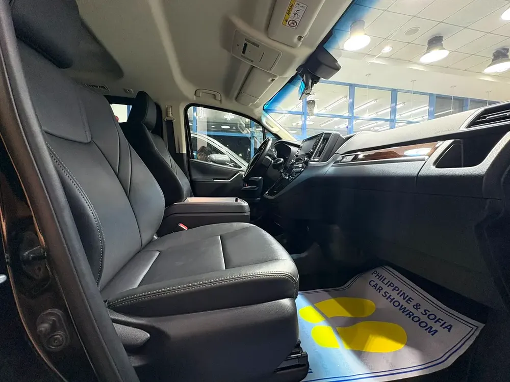 Toyota Granvia Premium 2023 MODEL - GCC SPECIFICATION - Image 11