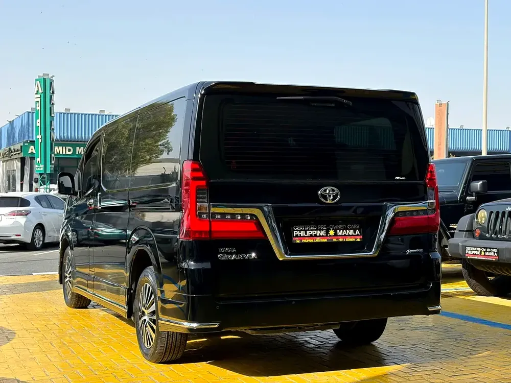 Toyota Granvia Premium 2023 MODEL - GCC SPECIFICATION - Image 4