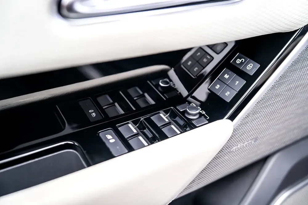 R-Dynamic • Full Service History • GCC - Image 16