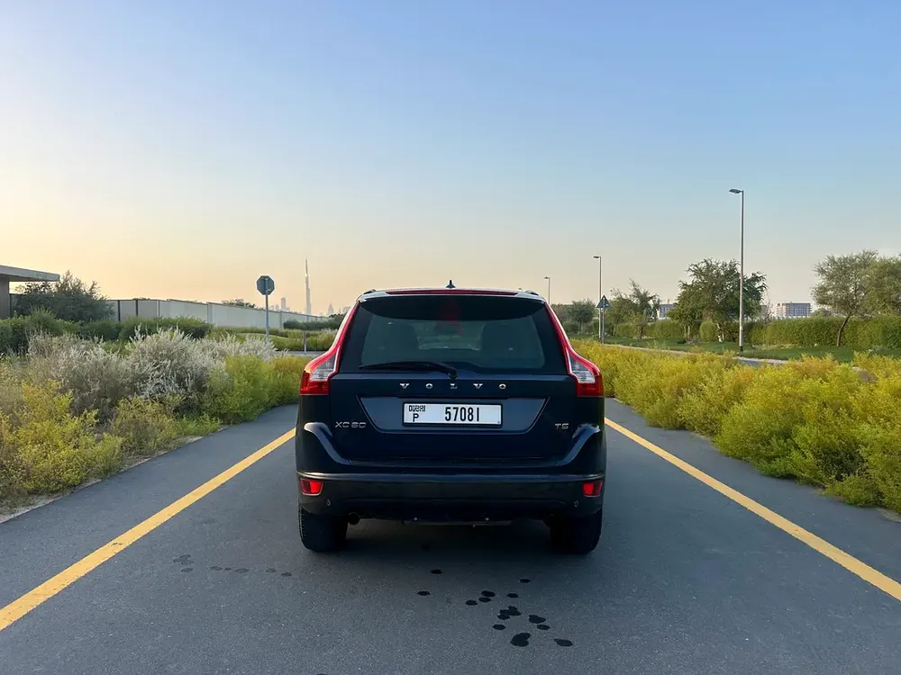 VOLVO • XC60 T5 Momentum • 2012 • GCC Specs - Image 15