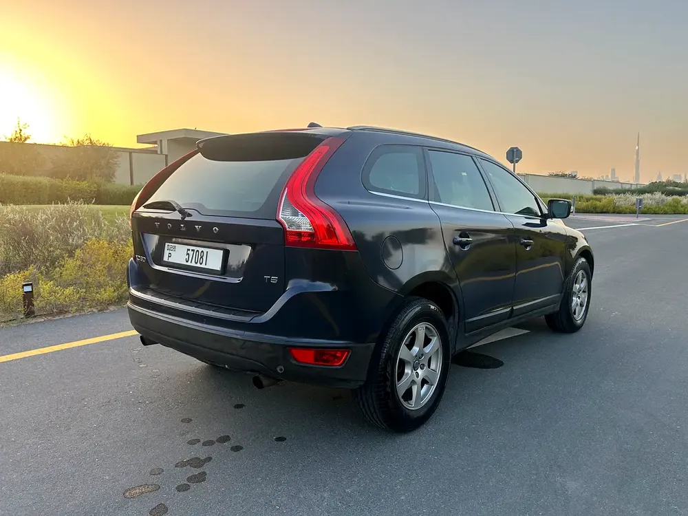 VOLVO • XC60 T5 Momentum • 2012 • GCC Specs - Image 16