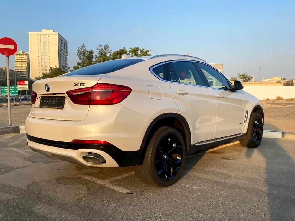 2018 BMW X6 Xdrive 35i || GCC specs || FULL AGENCY SERVICED || ACCIDENT FREE || CARPLAY - Image 20