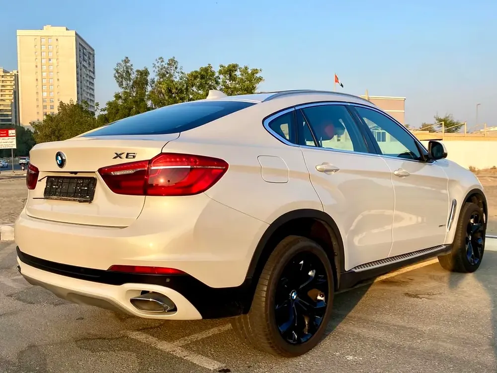 2018 BMW X6 Xdrive 35i || GCC specs || FULL AGENCY SERVICED || ACCIDENT FREE || CARPLAY - Image 7