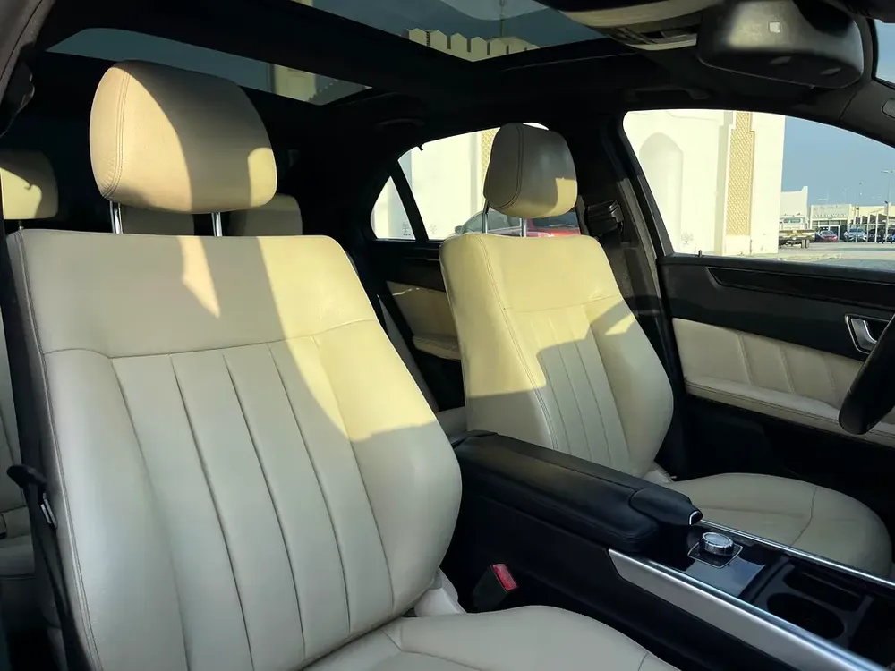 Mercedes E300 GCC full option accident free excellent condition - Image 12