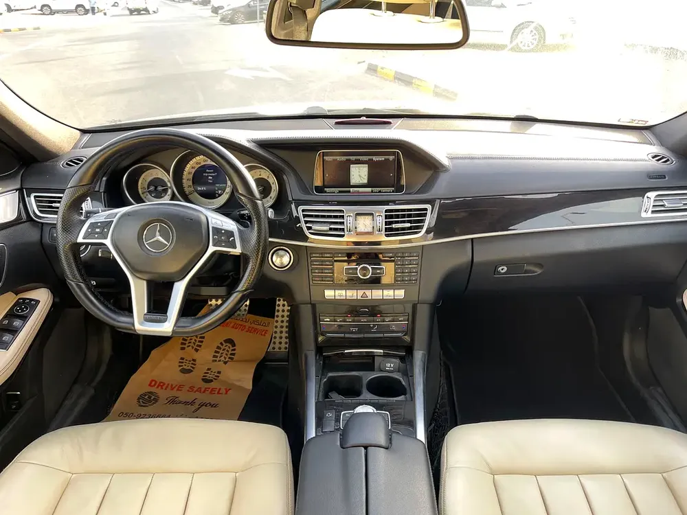 Mercedes E300 GCC full option accident free excellent condition - Image 13