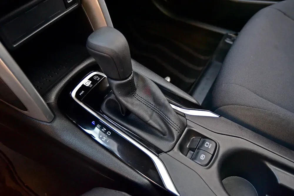 2024 - TOYOTA COROLLA CROSS - SUNROOF - ONLY 9,000 KM - Image 12