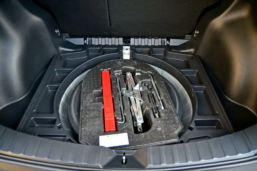 2024 - TOYOTA COROLLA CROSS - SUNROOF - ONLY 9,000 KM - Image 16