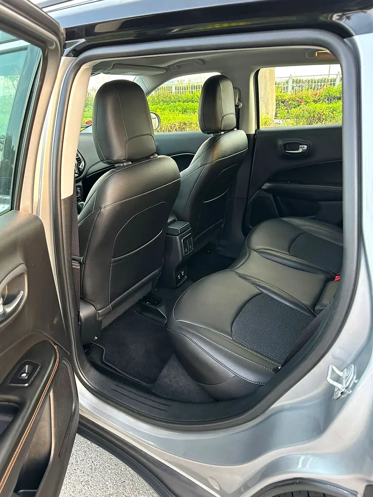 JEEP COMPASS LIMITED FULL OPTION GCC SINGLE OWNER ORIGINAL PAINT FULL SERVICE HISTORY AL FUTTAIM - Image 10