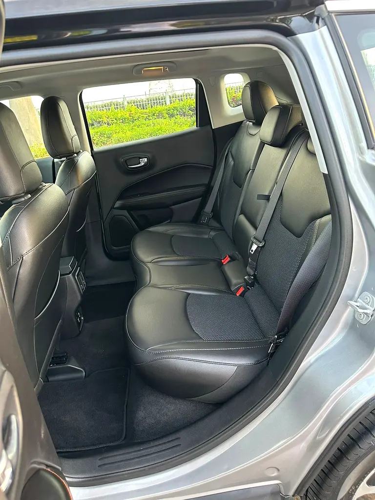 JEEP COMPASS LIMITED FULL OPTION GCC SINGLE OWNER ORIGINAL PAINT FULL SERVICE HISTORY AL FUTTAIM - Image 11
