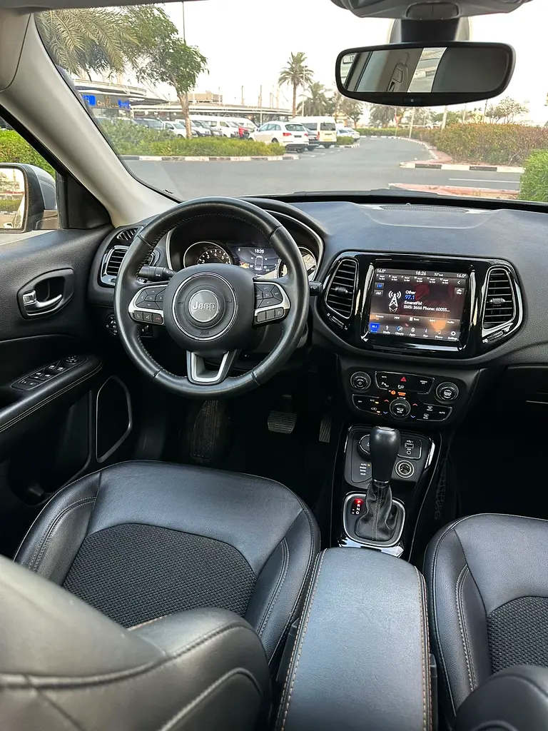 JEEP COMPASS LIMITED FULL OPTION GCC SINGLE OWNER ORIGINAL PAINT FULL SERVICE HISTORY AL FUTTAIM - Image 14